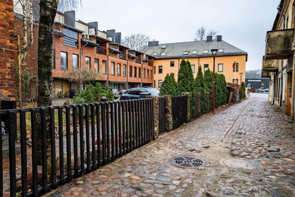 Modern Flat In Old Town Kaunas - Free Parking & Self Check-In Екстер'єр фото