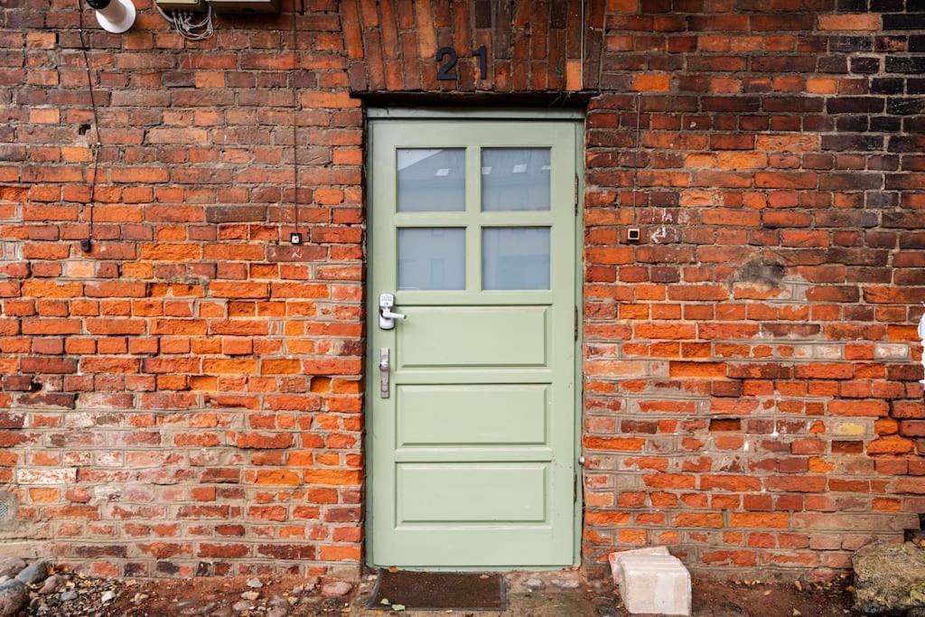 Modern Flat In Old Town Kaunas - Free Parking & Self Check-In Екстер'єр фото